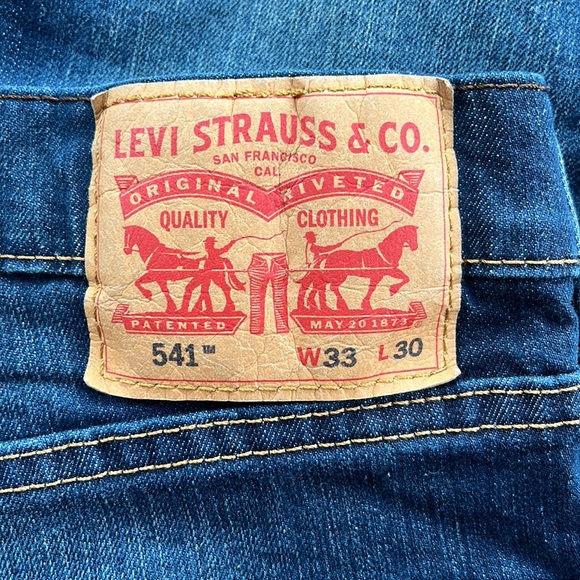 Levi Strauss and Co Jeans Dark Wash Athletic cut (541) Waist 33 Length 30 - Picture 2 of 3